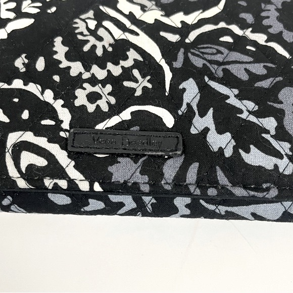 Vera Bradley Crossbody Black Paisley RFID Wallet Clutch Wristlet New With Tags - Picture 7 of 9